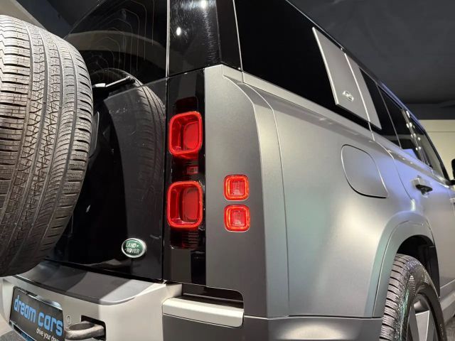 Land Rover Defender 110 Black Pack