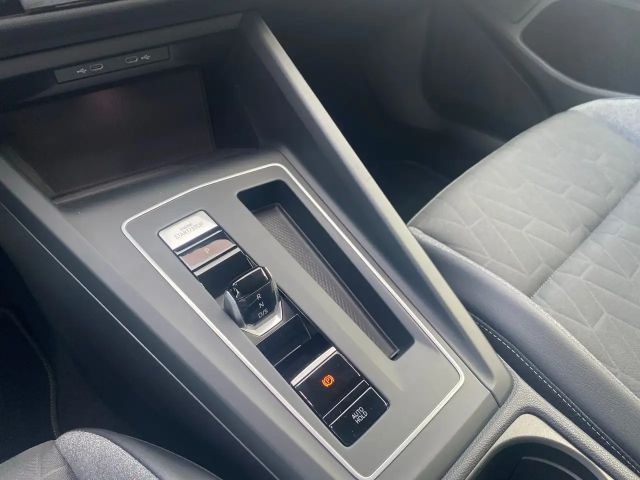 Volkswagen Golf 1.5 eTSI DSG Golf VIII Variant