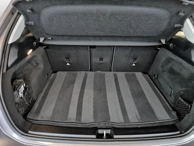 Mercedes-Benz B 180 Progressive Sedan