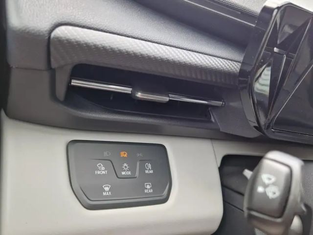 Ford Capri Premium RWD