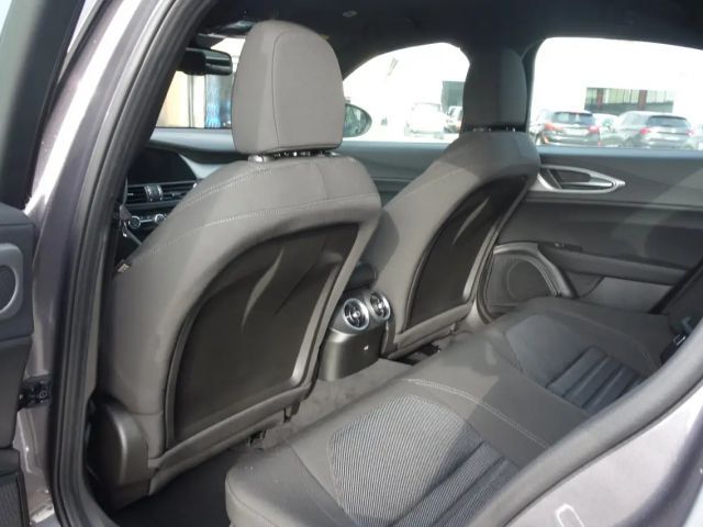 Alfa Romeo Giulia Q4