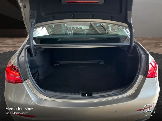 Mercedes-Benz C 180 AVANTGARDE Sedan