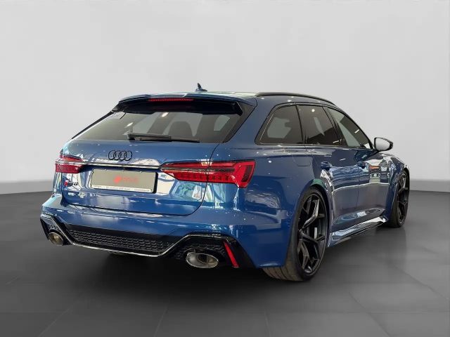 Audi RS6 Avant Performance Quattro