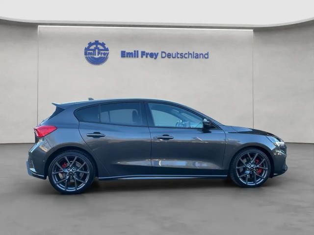 Ford Focus EcoBoost ST Line