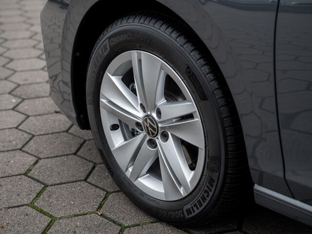 Volkswagen Golf 1.5 TSI Golf VIII