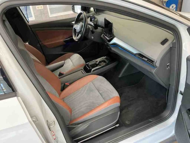 Volkswagen ID.4 EDITION 82KW/h WPUMPE+AHK+KAMERA+ALCANTARA+ACC+20 ALU!