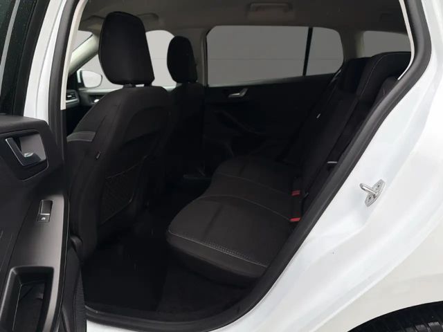 Ford Focus Cool & Connect Wagon