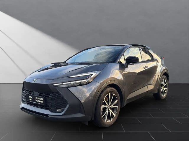 Toyota C-HR Plug-in Team D