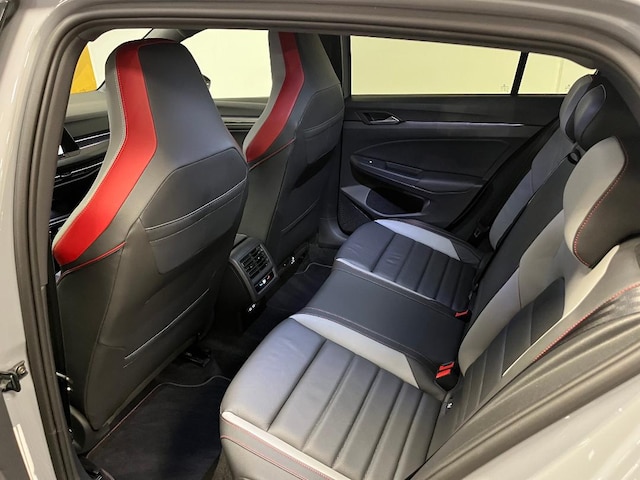 Volkswagen Golf 2.0 TSI DSG