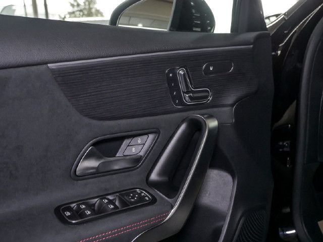 Mercedes-Benz A 200 A 200 d