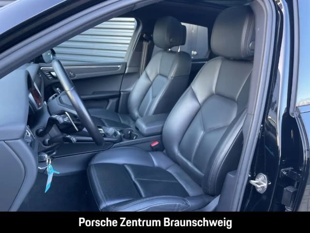 Porsche Macan Sportabgasanlage Luftfederung LED