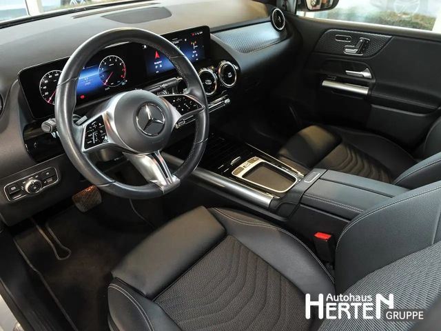 Mercedes-Benz B 200 Progressive Sedan