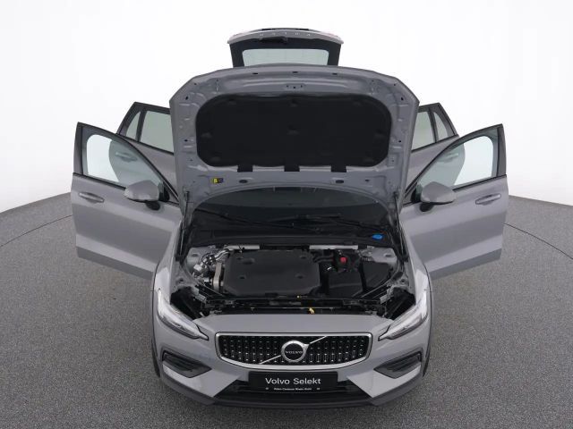 Volvo V60 Cross Country AWD Plus