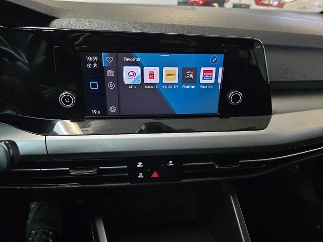 Volkswagen Golf Life Variant