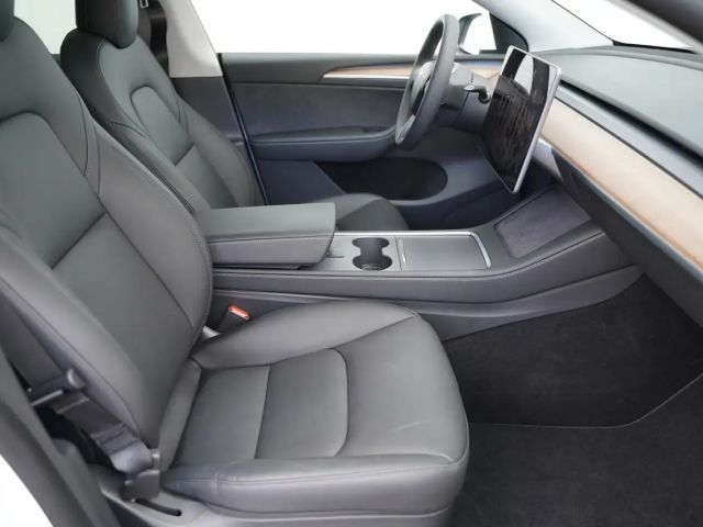 Tesla Model Y AWD Long Range