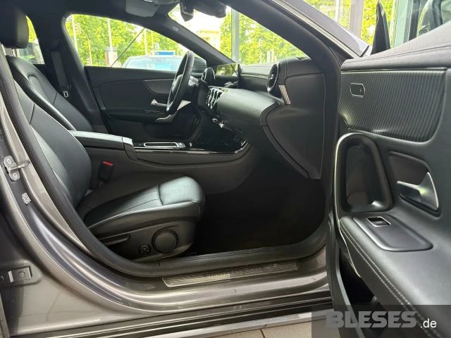 Mercedes-Benz CLA 180 Coupé Progressive