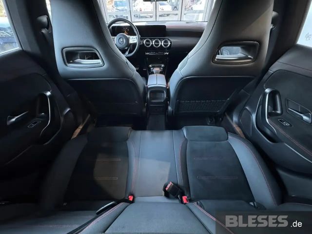 Mercedes-Benz CLA 200 AMG Line Shooting Brake