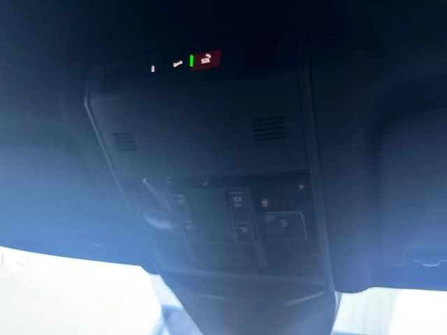 Volkswagen T-Roc 1.5 TSI DSG R-Line