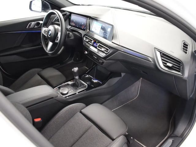 BMW 118 118i Sedan Sport Line