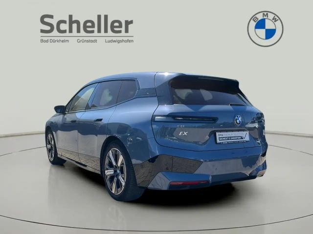 BMW iX xDrive50