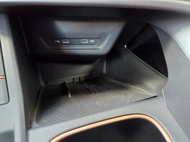 Cupra Terramar 1.5 e-Hybrid