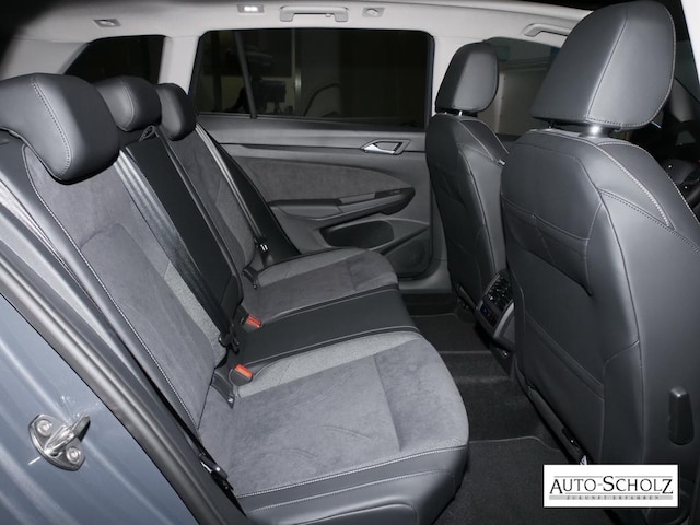 Volkswagen Golf DSG Style Variant