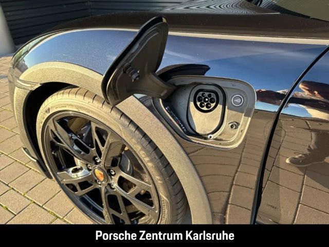 Porsche Taycan 4 Cross Turismo
