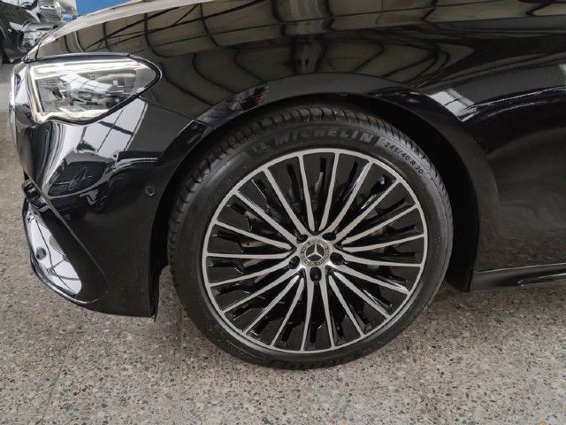 Mercedes-Benz E 200 Sedan