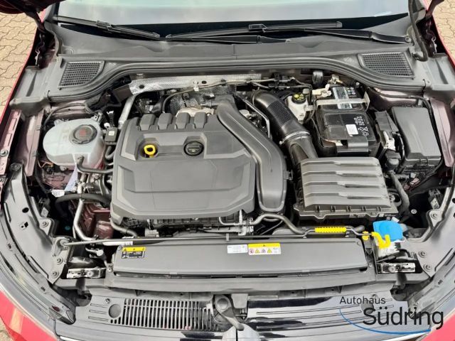 Volkswagen Golf 1.5 eTSI DSG