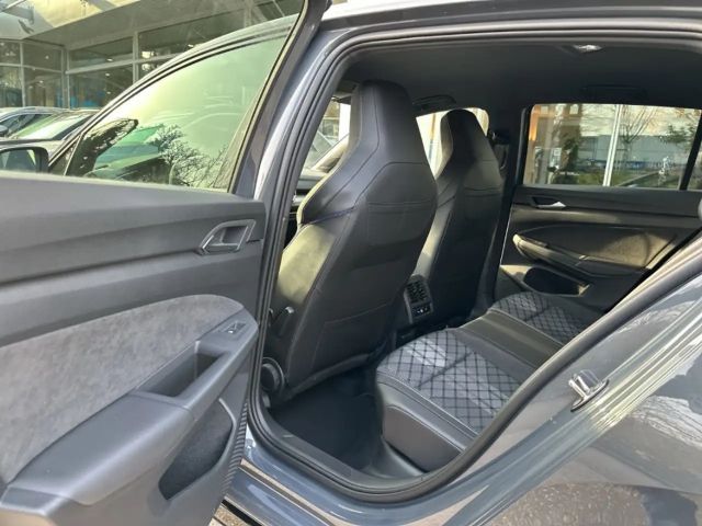 Volkswagen Golf 1.5 eTSI DSG Plus R-Line