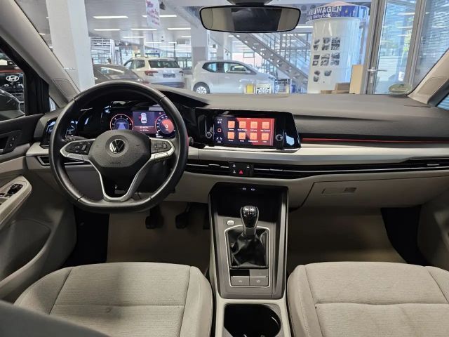 Volkswagen Golf Life Variant