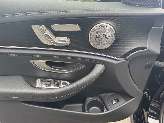 Mercedes-Benz E 220 AMG Line E 220 d Sedan