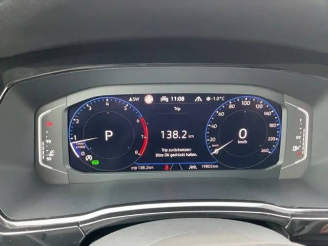 Volkswagen Touran 1.5 TSI DSG R-Line