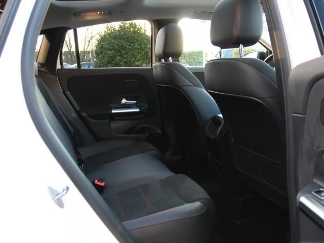 Mercedes-Benz GLA 250 4MATIC AMG Line