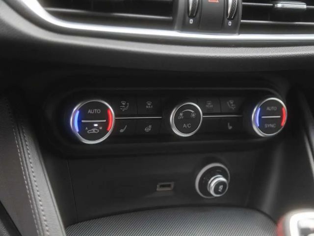 Alfa Romeo Stelvio AT8 Q4 Turbo