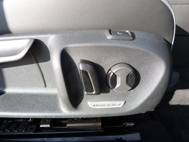 Volkswagen Passat 1.5 eTSI Business Variant