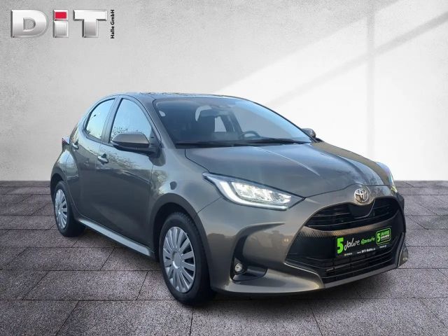 Toyota Yaris Hatchback Team D