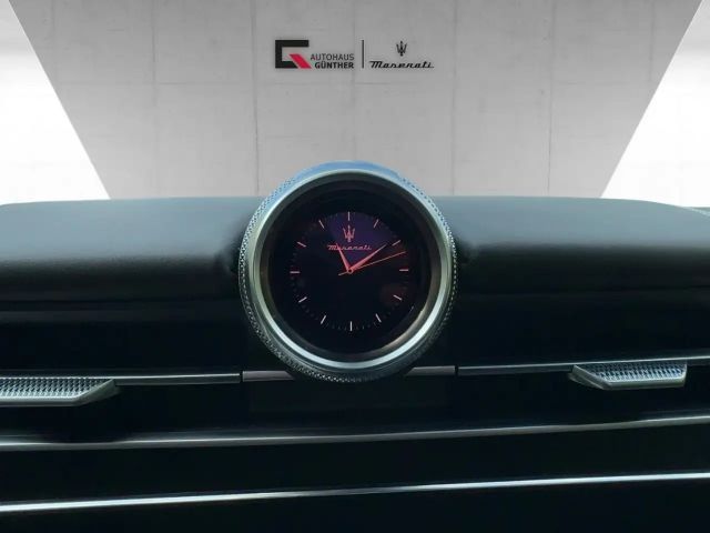 Maserati Grecale MY25 - 300PS - AWD - PANO - LED