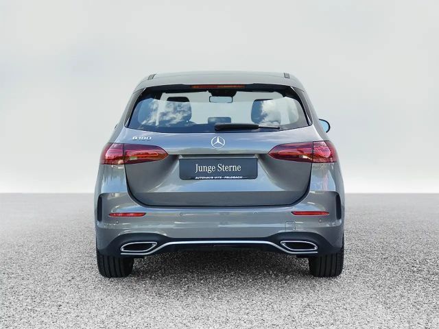 Mercedes-Benz B 180 AMG Line Sedan