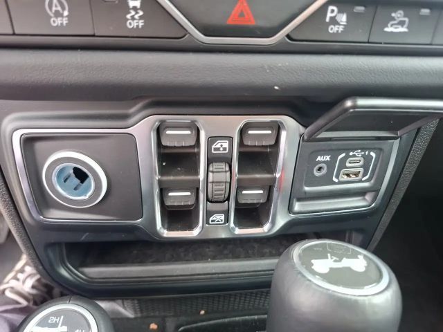 Jeep Wrangler Sahara