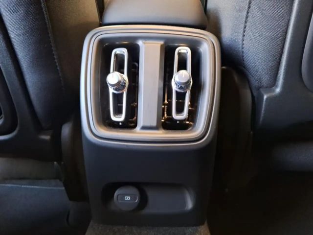 Volvo C40 AWD Core Recharge Twin Engine