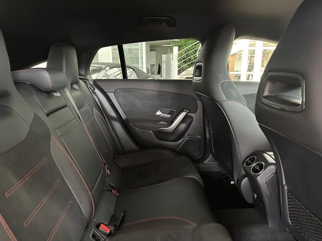 Mercedes-Benz CLA 250 AMG Line