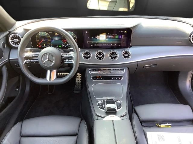 Mercedes-Benz E 300 AMG Line Cabriolet
