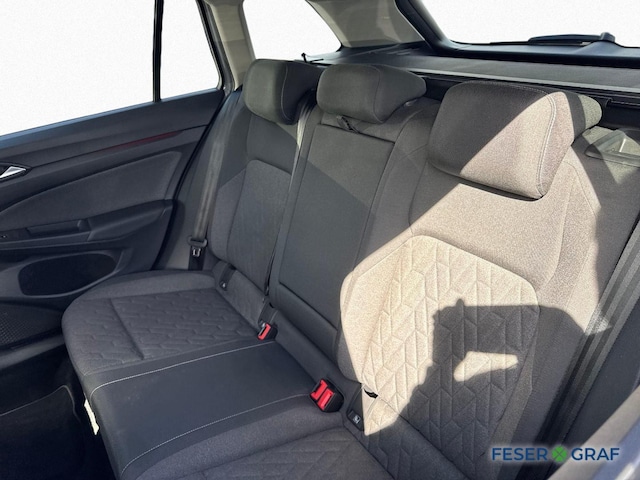 Volkswagen Golf 1.5 eTSI DSG Variant