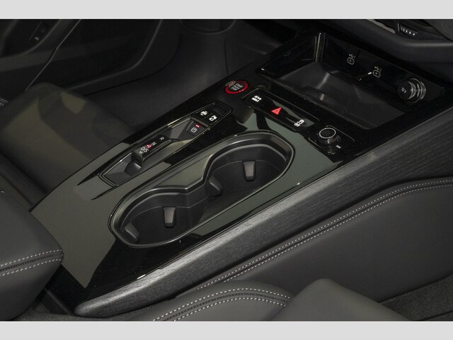 Audi A6 Avant Quattro S-Tronic