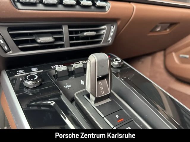 Porsche 992 4 Coupé GTS Targa