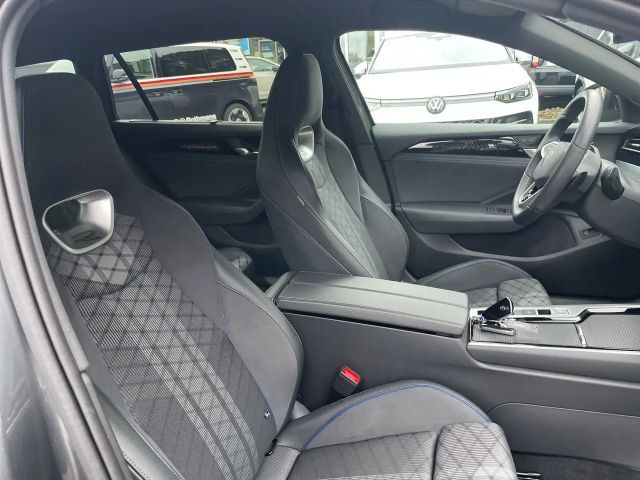 Volkswagen Passat DSG R-Line