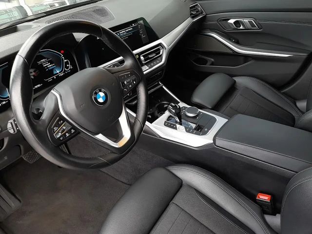 BMW 330 330e Sport Line Touring