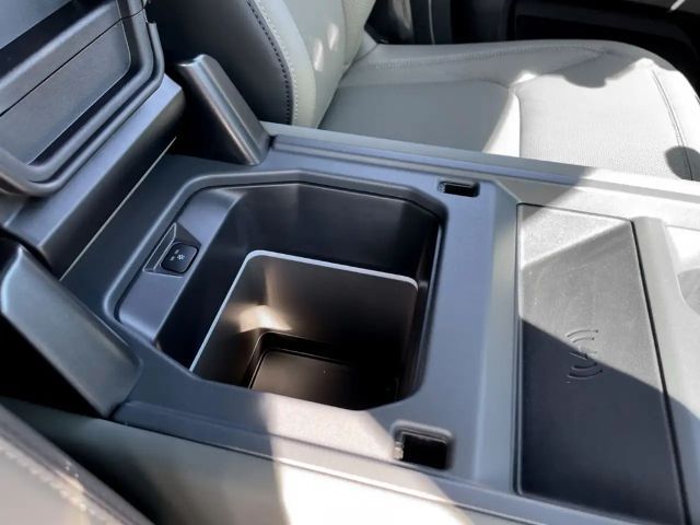 Land Rover Defender 110 D250 Dynamic SE