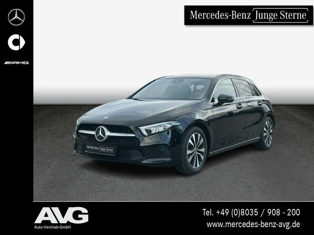 Mercedes-Benz A 220 A 220 d